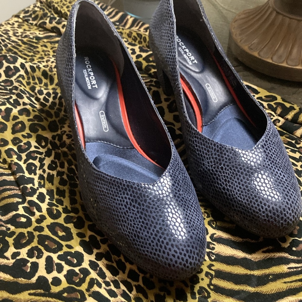🔥Reduced🔥Rockport Total Motion - imprinted real Leather pumps-nearly new cond.